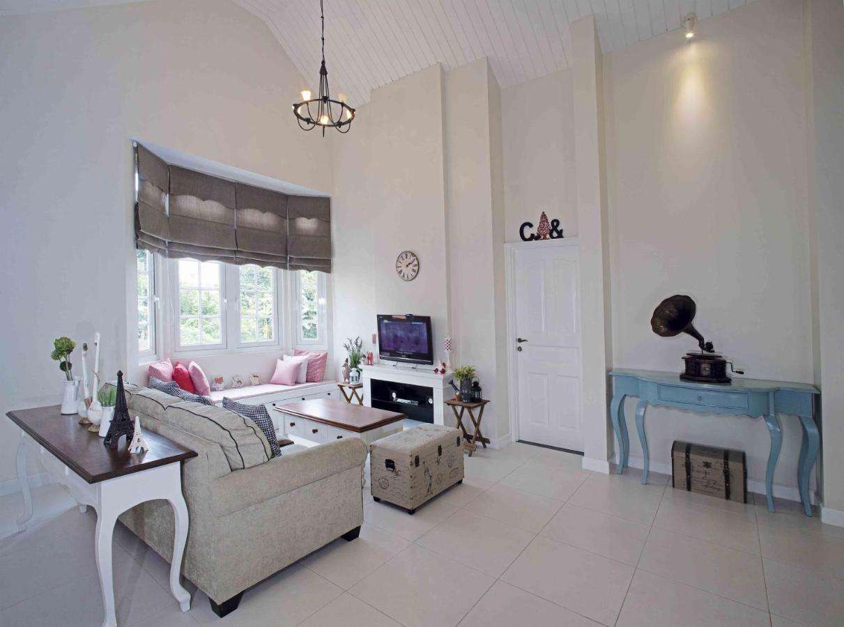 Cottonwood Bed & Breakfast House Bandung Esterno foto